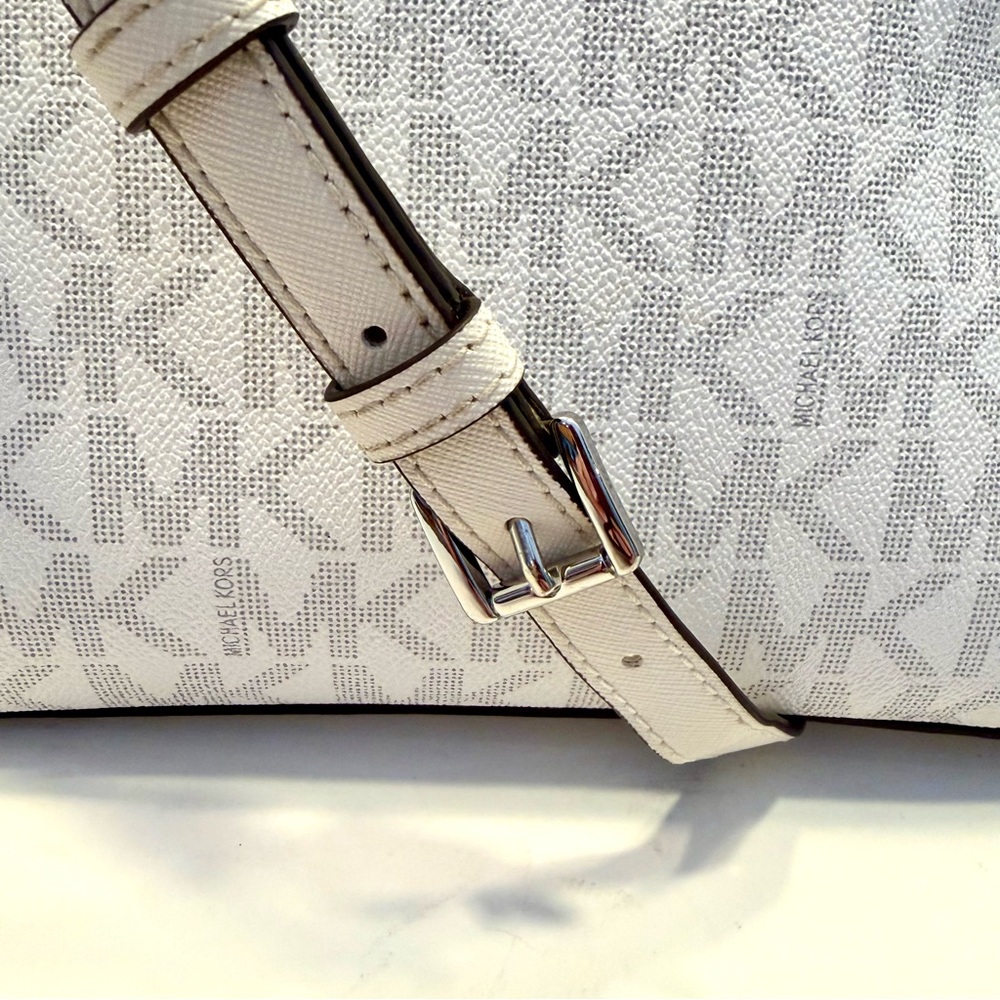 MICHAEL KORS Leather Cindy Large Dome Satchel Bag Crossbody - Picture 9 of 16